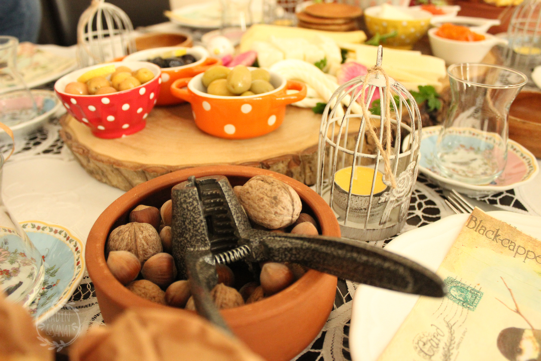 Güzel Bir Gün ve Kuşlu Kahvaltı Sofrası 3 IMG_6494